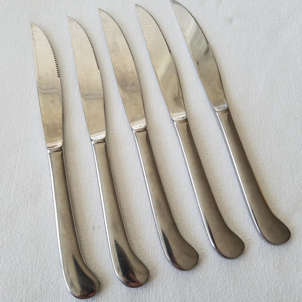 5 Pistol Grip Dinner Knives Stainless Korea 9 1/4" vtg. Preowned